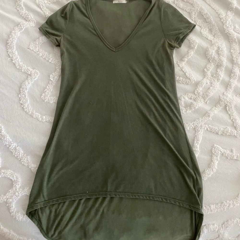 High-Low V-Neck Tee